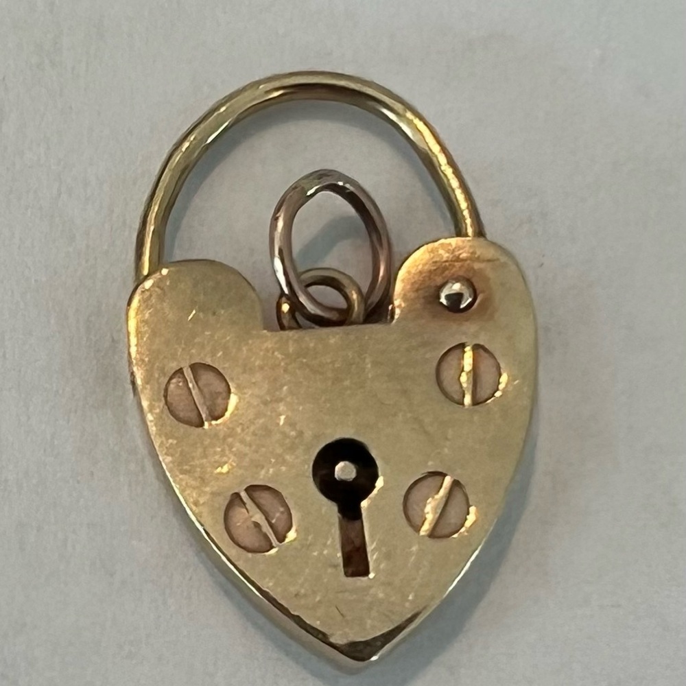 9K Gold Heart Padlock Pendant